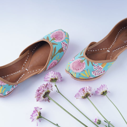 Floral printed jutti with soft cushion – perfect for everyday summer wear