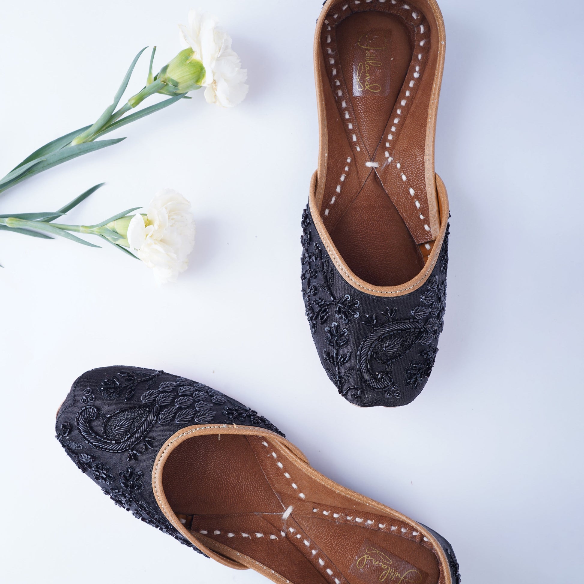 Ethnic black embellished jutti – ideal for suits, sarees, and fusion wear