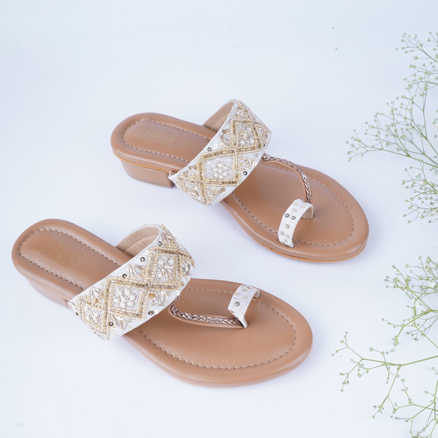 Handmade Kolhapuri heels with 1-inch lift – ideal for weddings and ethnic outfits